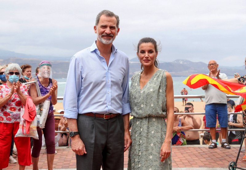 Жена короля Испании надела платье за 2000 рублей