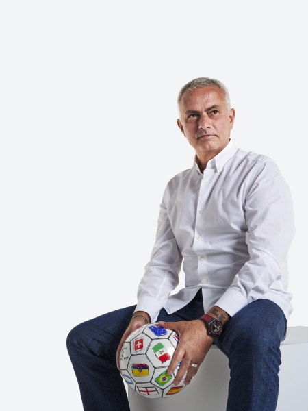 Hublot представили новий годинник до чемпіонату світу з футболу FIFA у Катарі